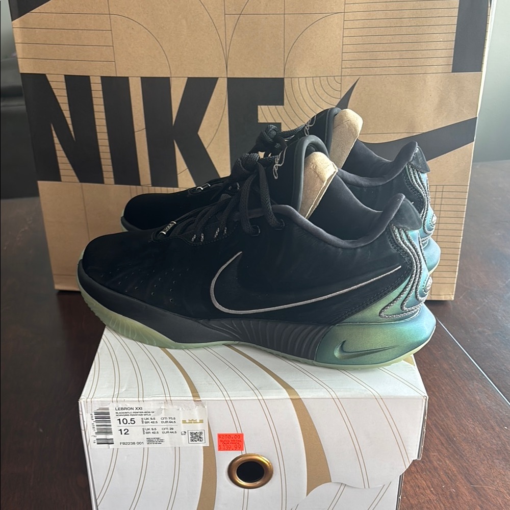 Nike LeBron XXI Black and Green Athletic Shoes
